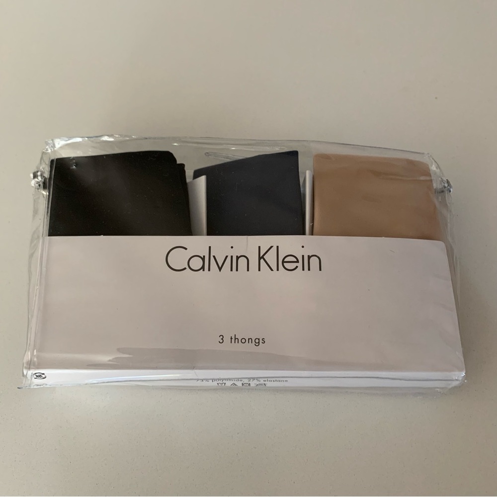 Calvin Klein Women’s Size L Invisible Thong 3-Pack